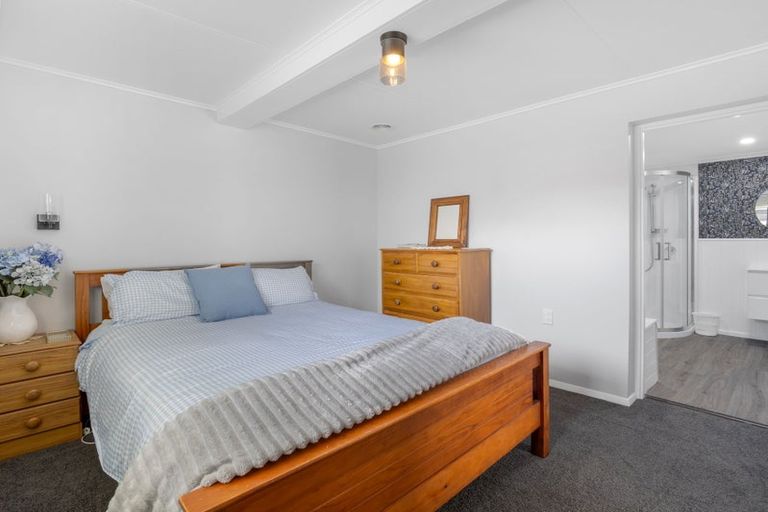 Photo of property in 5 Wigan Place, Hokowhitu, Palmerston North, 4410