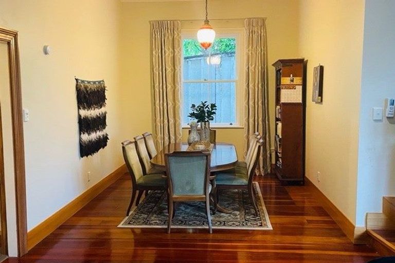 Photo of property in 43c Austin Street, Mount Victoria, Wellington, 6011