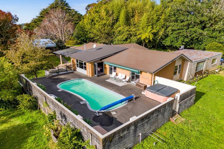 Photo of property in 120 Paraite Road, Paraite, New Plymouth, 4373