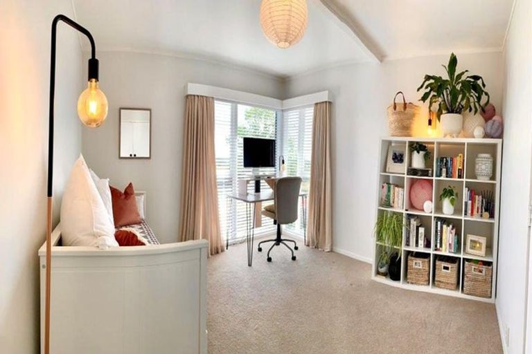 Photo of property in 1/23 Hart Road, Hauraki, Auckland, 0622