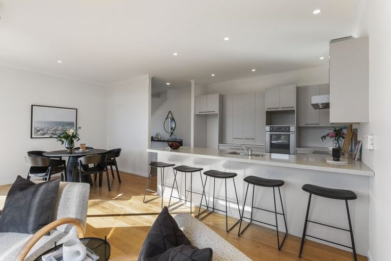 Photo of property in 11c Glendhu Road, Bayview, Auckland, 0629