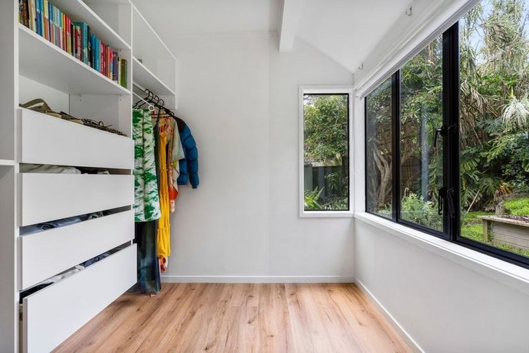 Photo of property in 2/36 Beulah Avenue, Rothesay Bay, Auckland, 0630