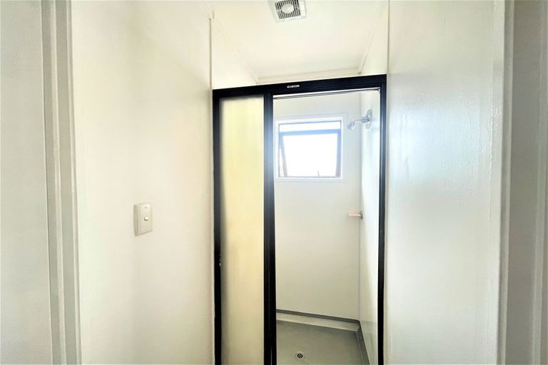 Photo of property in 2/17 Morrow Avenue, Bucklands Beach, Auckland, 2012