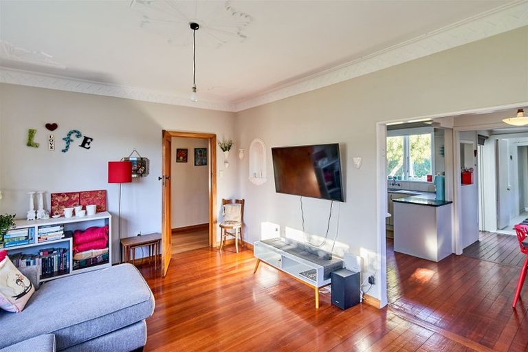 Photo of property in 156 Waiwhetu Road, Waterloo, Lower Hutt, 5011