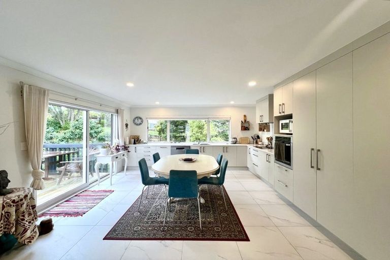 Photo of property in 16a Alexander Street, Cockle Bay, Auckland, 2014