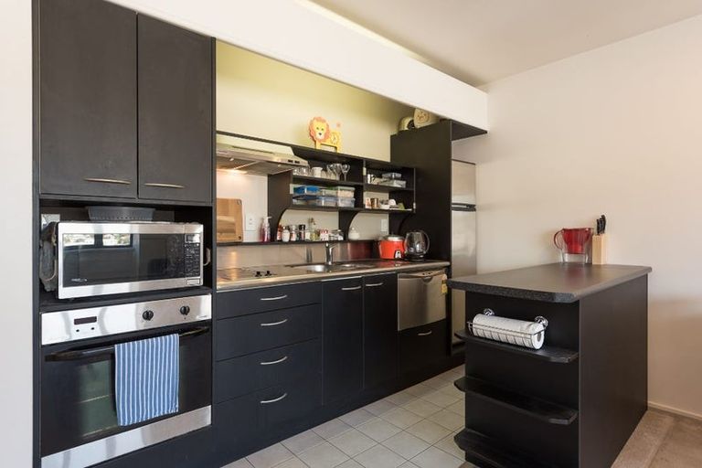 Photo of property in St Peters Apartments, 10c/192 Willis Street, Te Aro, Wellington, 6011