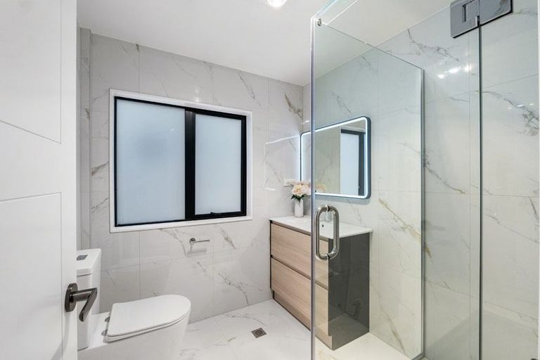 Photo of property in 3/9 Blanes Road, Weymouth, Auckland, 2103