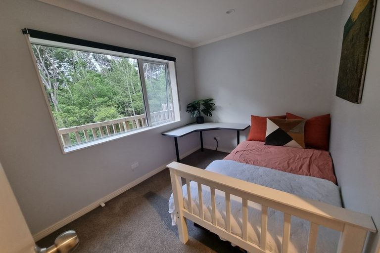 Photo of property in 11a Viridian Lane, Greenhithe, Auckland, 0632