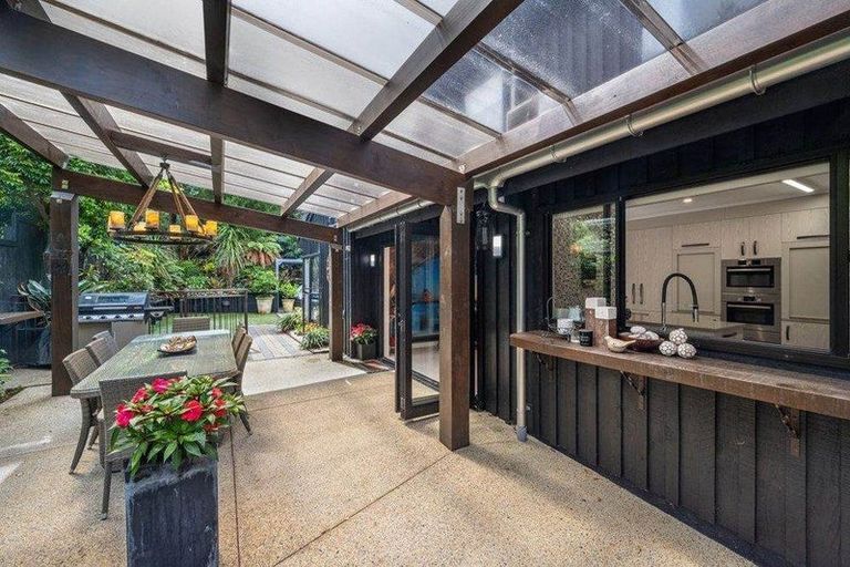Photo of property in 80a Beach Road, Mellons Bay, Auckland, 2014