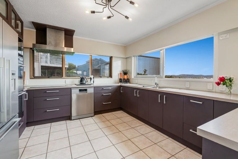 Photo of property in 20 Whangaparaoa Road, Red Beach, 0932