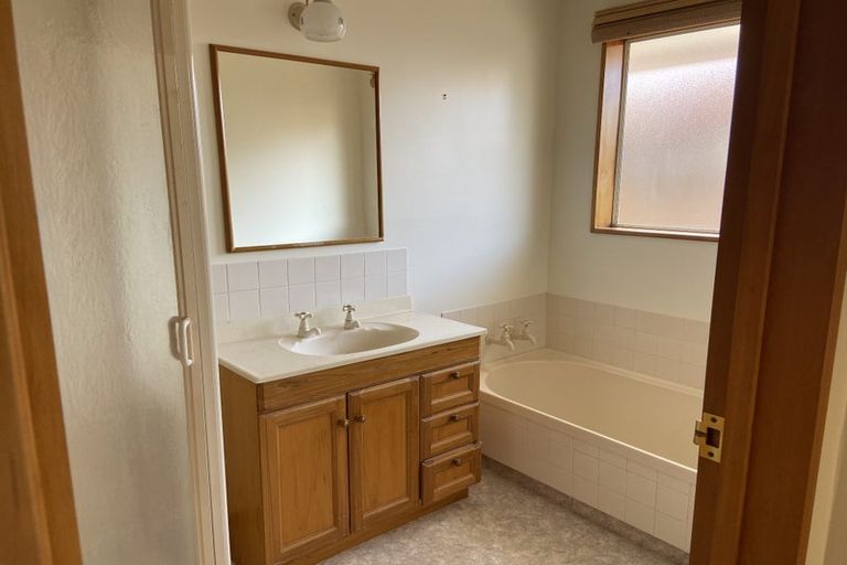 Photo of property in 2/42f Merrin Street, Avonhead, Christchurch, 8042