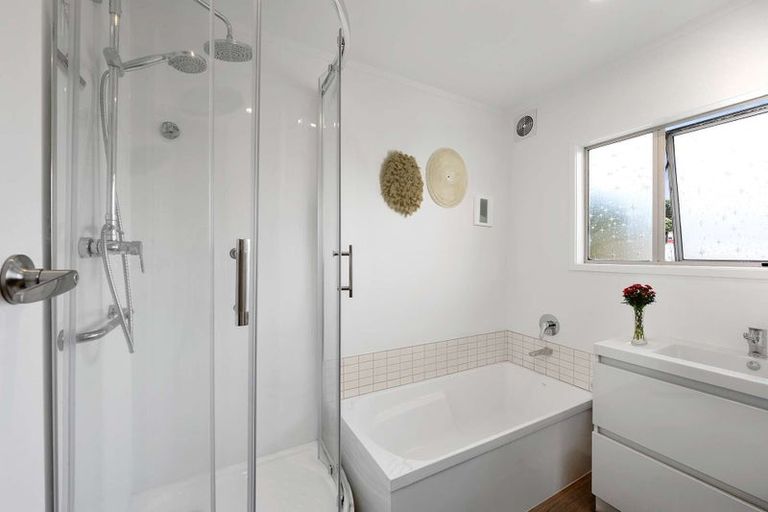 Photo of property in 3/15 Omana Road, Milford, Auckland, 0620