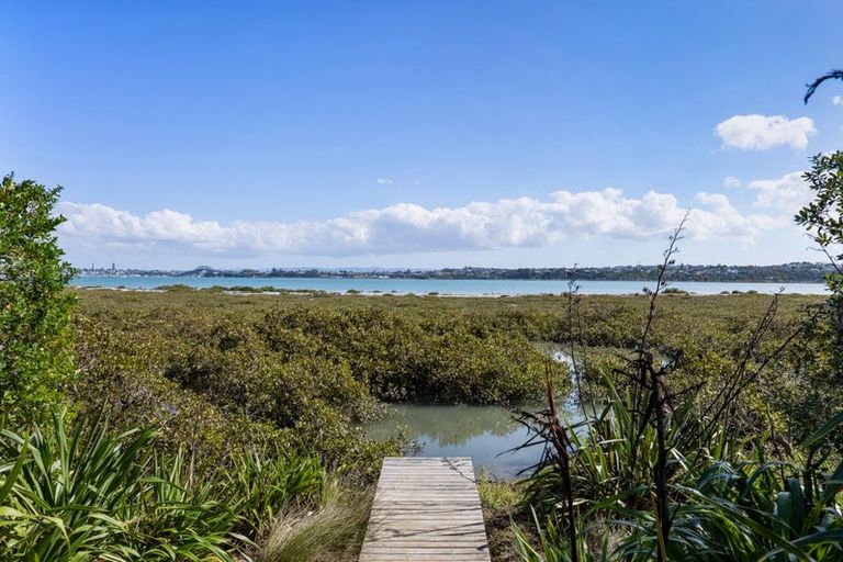 Photo of property in 6a Pine Ridge Terrace, Hauraki, Auckland, 0622