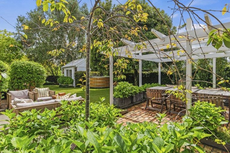 Photo of property in 49b Roland Road, Greenhithe, Auckland, 0632