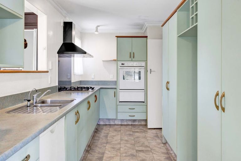 Photo of property in 46 Cumberland Street, Merrilands, New Plymouth, 4312