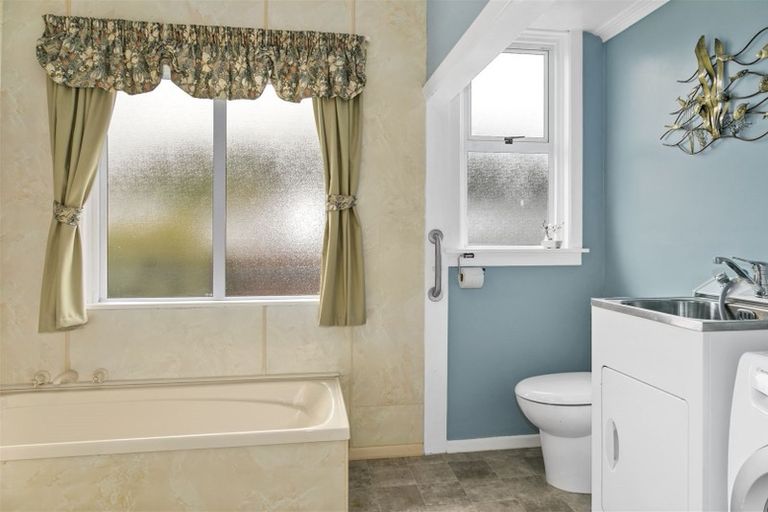 Photo of property in 1/6 Wellington Road, Wainuiomata, Lower Hutt, 5014