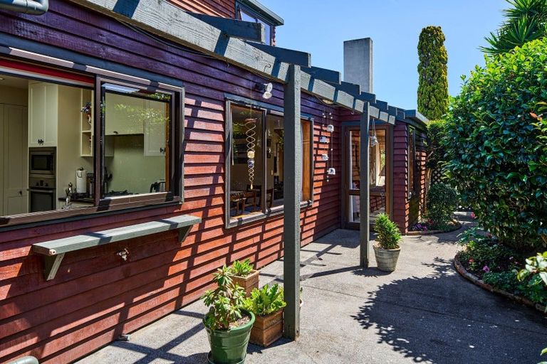 Photo of property in 2/70 Hautana Street, Woburn, Lower Hutt, 5010