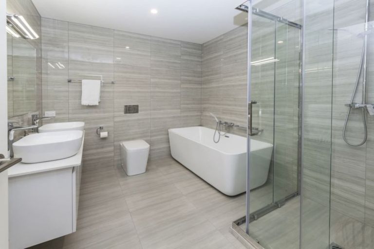 Photo of property in 32a Hewitts Road, Merivale, Christchurch, 8014