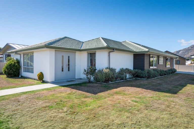 Photo of property in 1 Violet Way, Lower Shotover, Queenstown, 9304