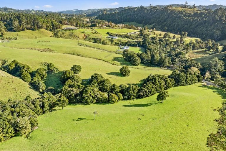 Photo of property in 216 Haruru Road, Kaukapakapa, 0873