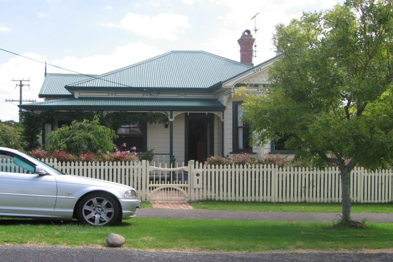 Photo of property in 1/21 Cowper Street, Devonport, Auckland, 0624