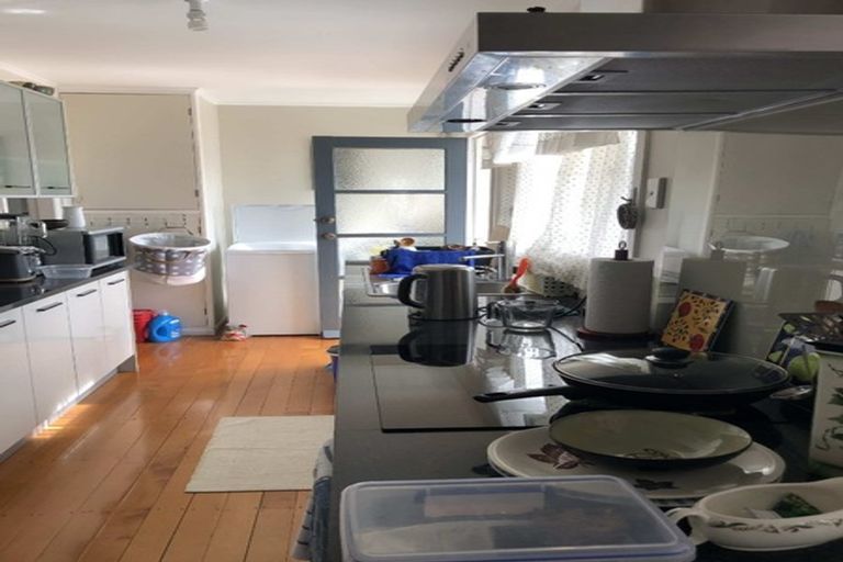 Photo of property in 1/46 College Road, Northcote, Auckland, 0627