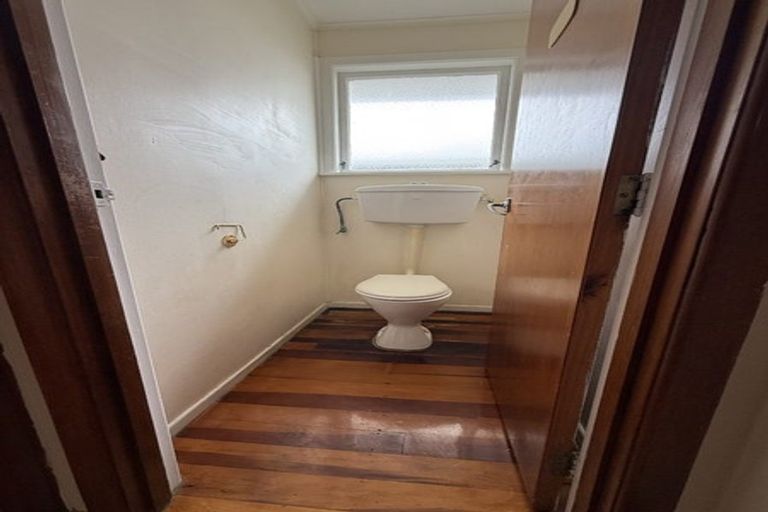 Photo of property in 26 Riverpark Crescent, Henderson, Auckland, 0610