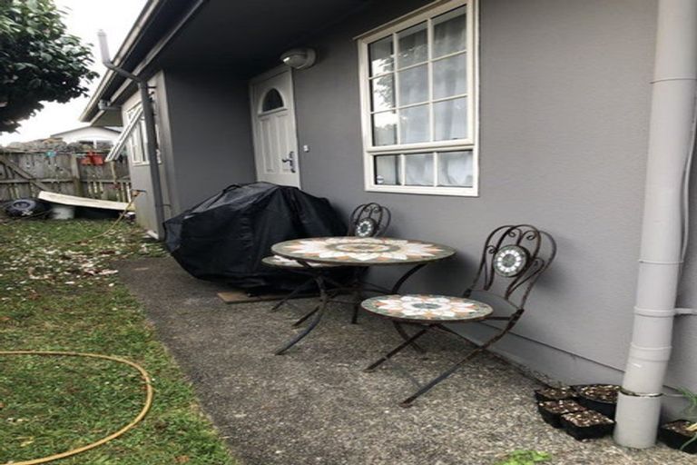 Photo of property in 18 Lorikeet Place, Unsworth Heights, Auckland, 0632