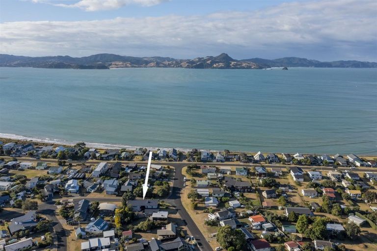 Photo of property in 9 Oyster Drive, Cooks Beach, Whitianga, 3591