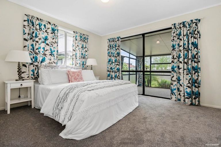 Photo of property in 4 Braeburn Place, Takanini, 2112