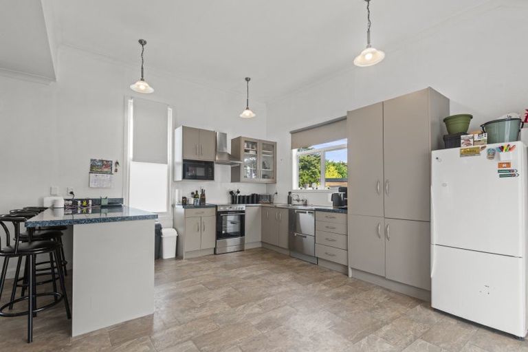 Photo of property in 35 Ross Street, Woodville, 4920