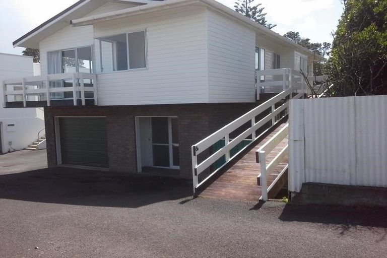Photo of property in 8b Whiteley Street, Moturoa, New Plymouth, 4310