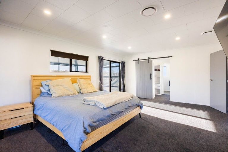 Photo of property in 20 Shanly Street, Waipawa, 4210