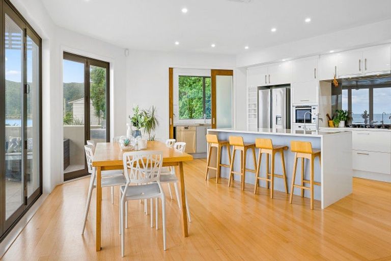 Photo of property in 73 Moana Road, Plimmerton, Porirua, 5026