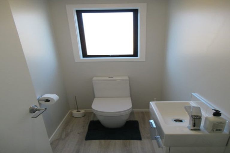 Photo of property in 6 Desert Gold Lane, Wallaceville, Upper Hutt, 5018