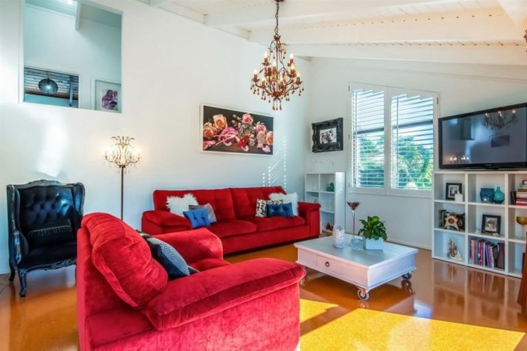 Photo of property in 1/1 Mayfair Crescent, Mairangi Bay, Auckland, 0630