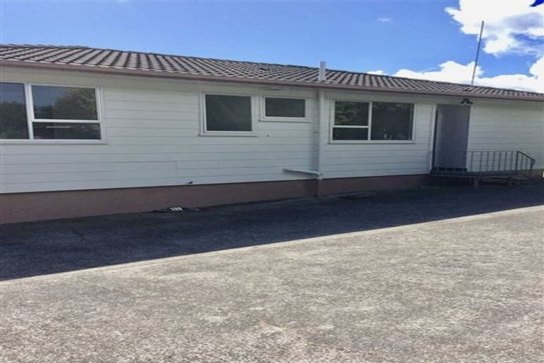 Photo of property in 18 Penfold Place, Henderson, Auckland, 0610