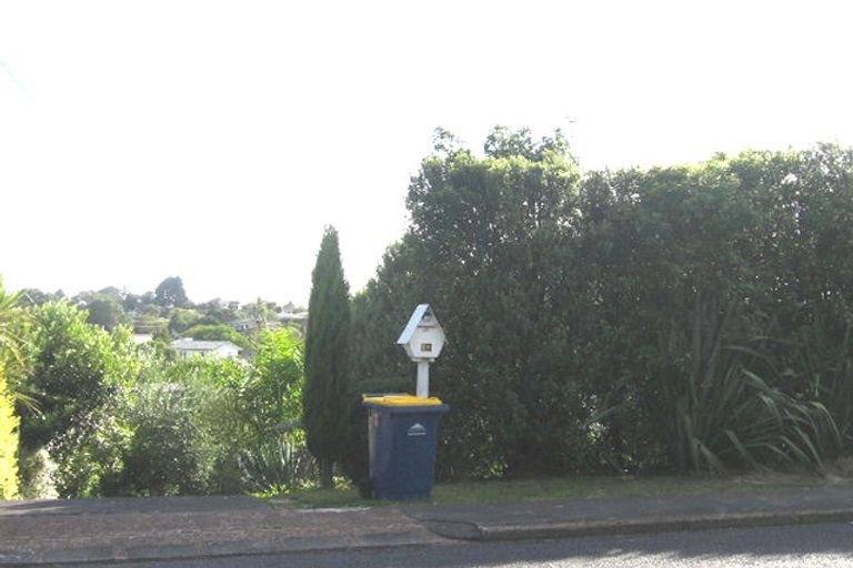 Photo of property in 1/16 Weldene Avenue, Glenfield, Auckland, 0629