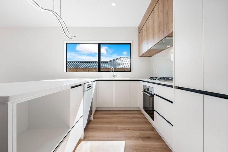 Photo of property in 50 Whakairo Crescent, Gulf Harbour, Whangaparaoa, 0930