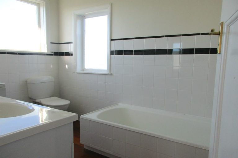 Photo of property in 43 Central Terrace, Kelburn, Wellington, 6012