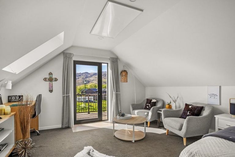 Photo of property in 25 Ethereal Crescent, Mount Pisa, Cromwell, 9383