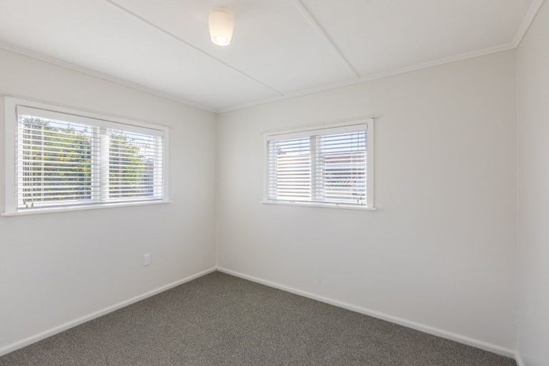 Photo of property in 11 Hillary Crescent, Maraenui, Napier, 4110