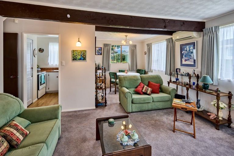 Photo of property in 26 Hartford Crescent, Totara Park, Upper Hutt, 5018