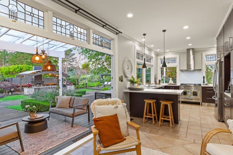 Photo of property in 102 Matua Road, Huapai, Kumeu, 0810