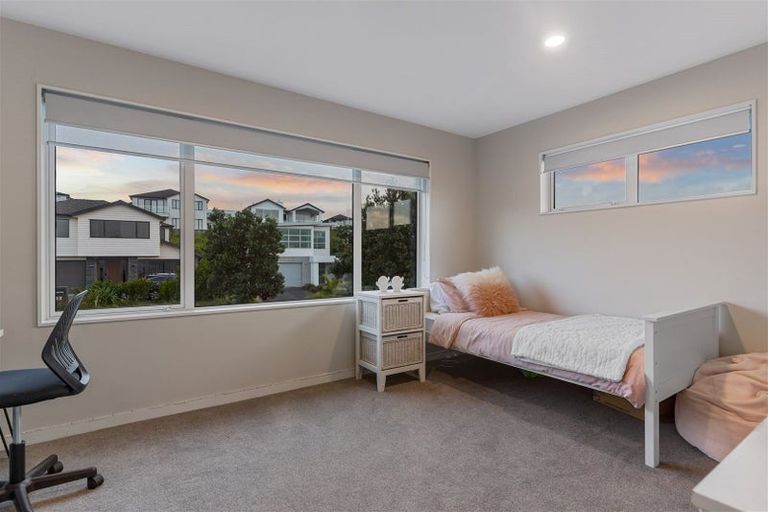 Photo of property in 17 Bounty Road, Long Bay, Auckland, 0630