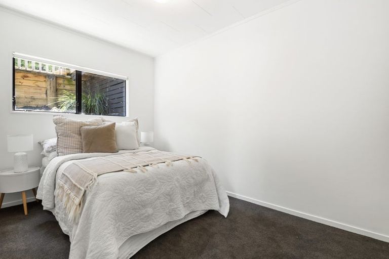 Photo of property in 2/59 Topliss Drive, Northcross, Auckland, 0632