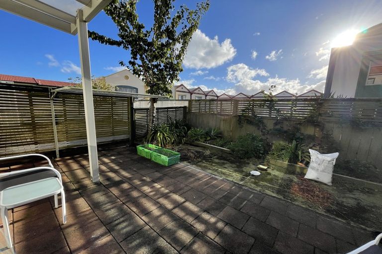Photo of property in Tuscany Towers, 56/1 Ambrico Place, New Lynn, Auckland, 0600