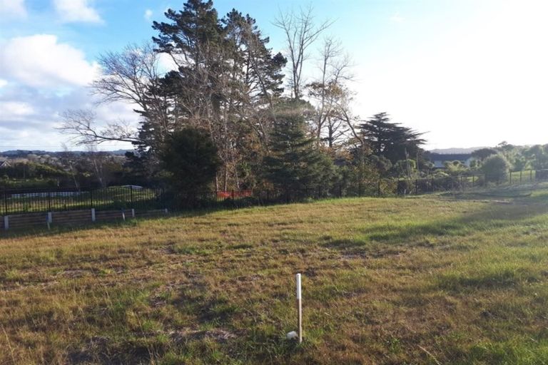 Photo of property in 11 Grenache Way, Kumeu, 0810