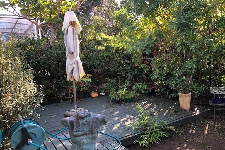 Photo of property in 10/177 Onewa Road, Birkenhead, Auckland, 0626