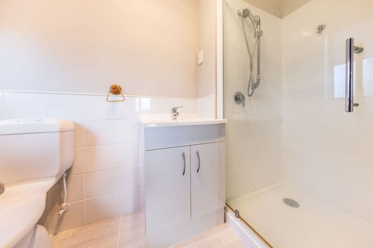 Photo of property in 8 Staten Place, Mangere, Auckland, 2022